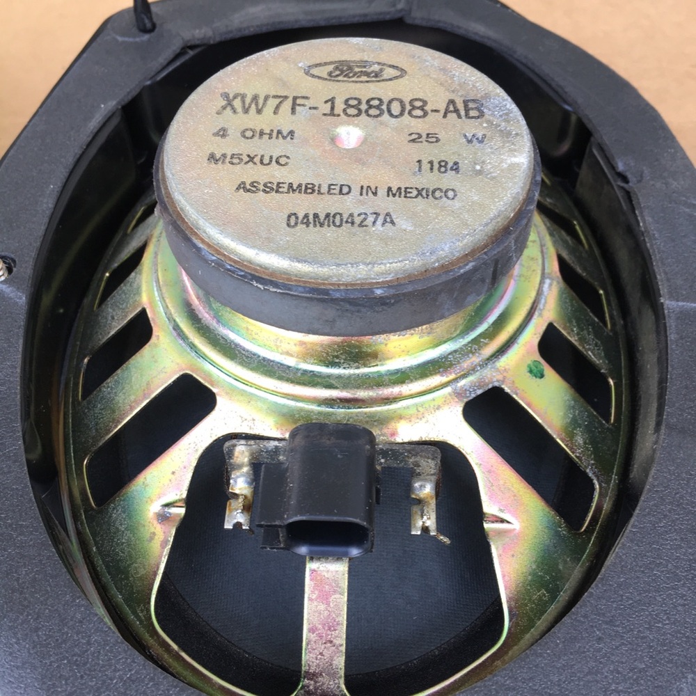 Black Oval Front/Rear 2004 Lincoln Town car Speaker(Auto Car Parts) - Picture 10 of 10